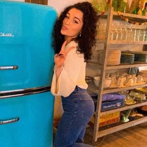 Meet your Posher, Devine